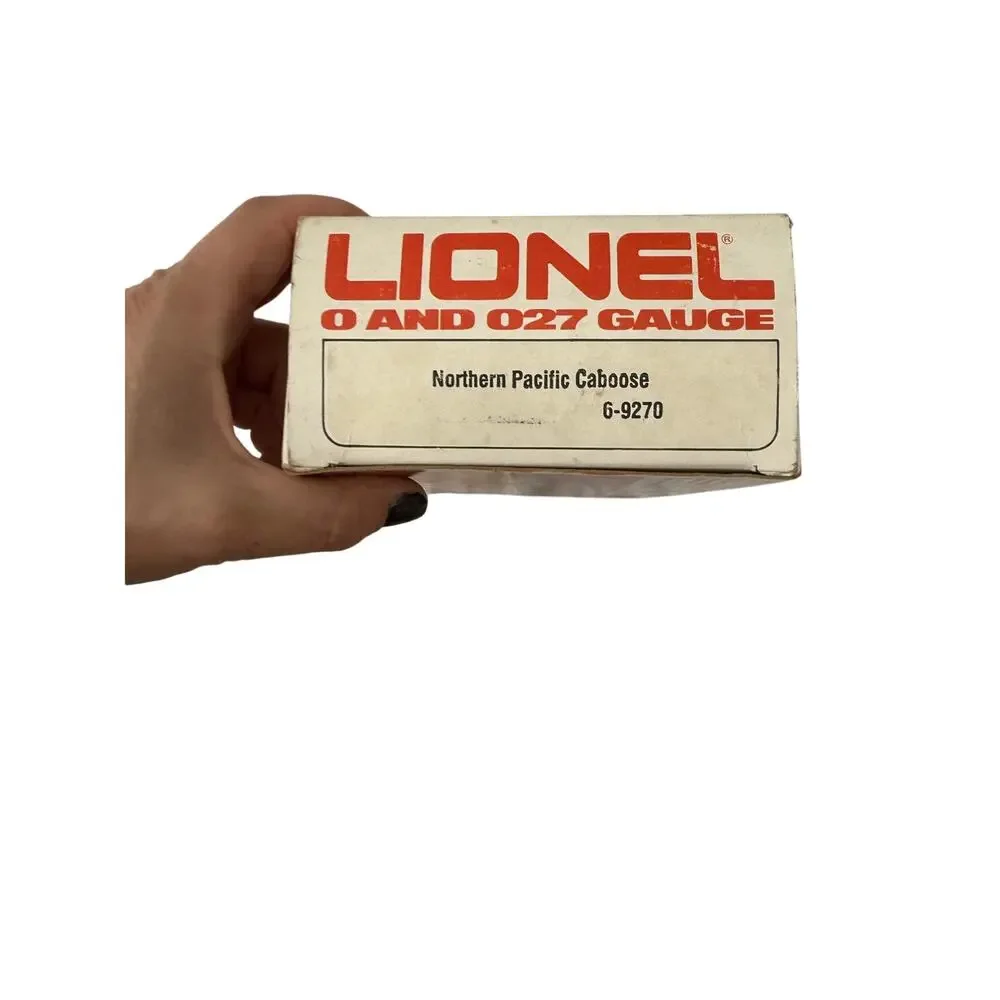 Vintage Lionel Northern Pacific Caboose (O and O27 Gauge Tracks)